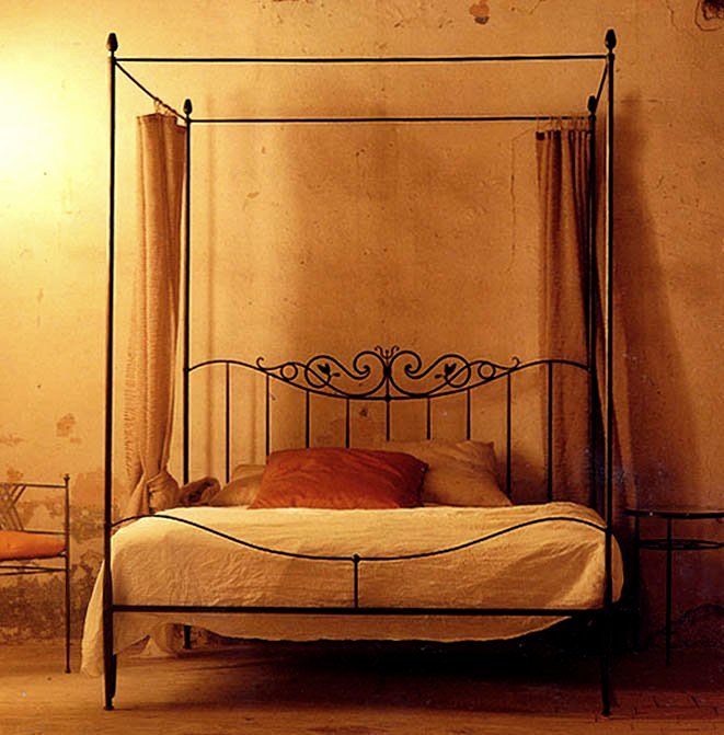 Arredi e Complementi Personalizzati